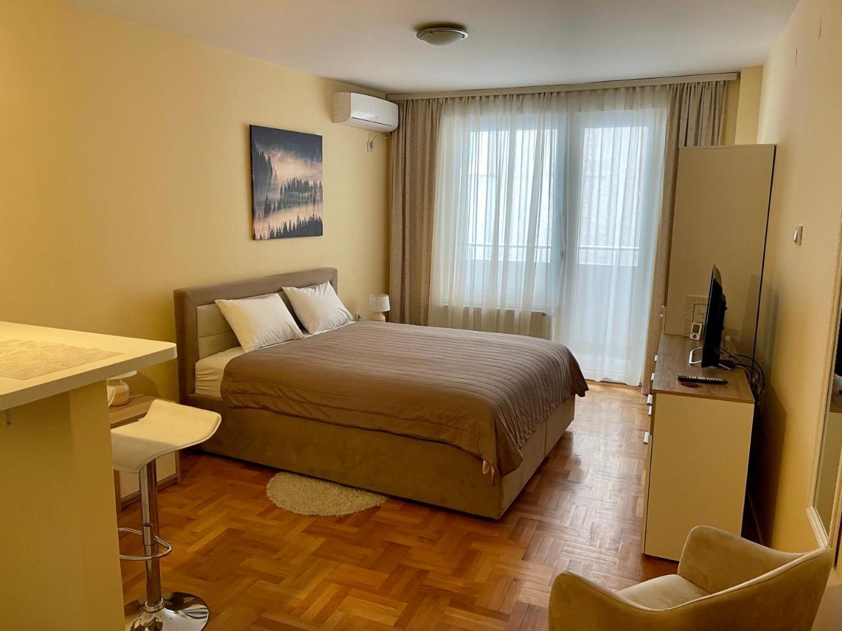 Trident Apartments 2 Nis Bagian luar foto
