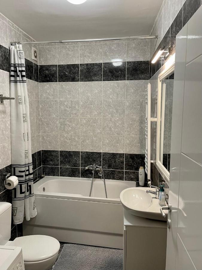 Trident Apartments 2 Nis Bagian luar foto